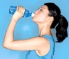Так сколько же воды надо выпивать ежедневно? И зачем? - BBC News Русская  служба